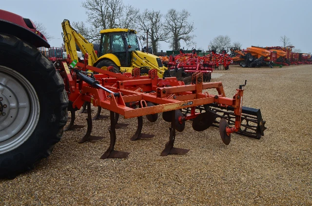 CULTIVATEUR MASSEY FERGUSON ARRAMIX