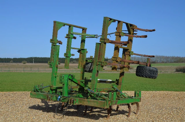 JOHN DEERE 6M C-DENT