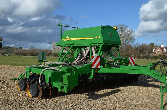 JOHN DEERE 750A 6M