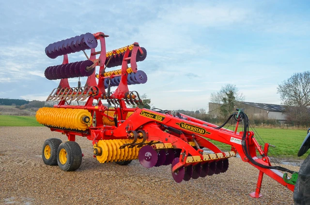 KVERNELAND PRESS ARM