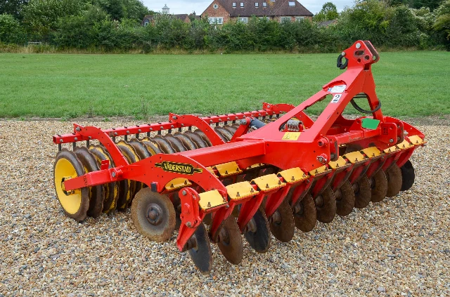 GREAT PLAINS CENTURION CULTIVATION DRILL 6M