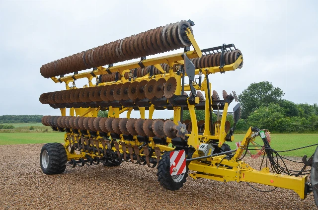 VADERSTAD CARRIER CR650 CULTIVATOR 6.5M