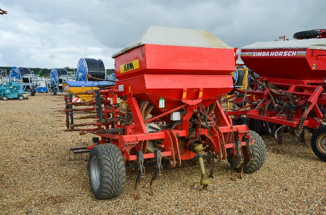 GREAT PLAINS DTX300 CULTIVATOR 3M