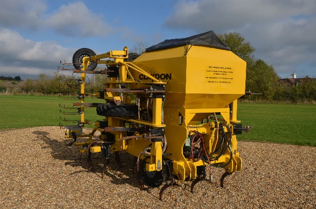 CLAYDON HYBRID 4,8 M