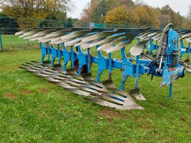 LEMKEN JUWEL 8M PLOUGH 6 FURROWS