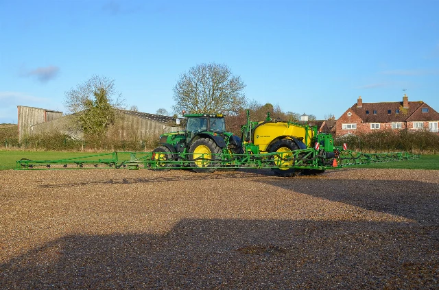 JOHN DEERE R740I 30 M