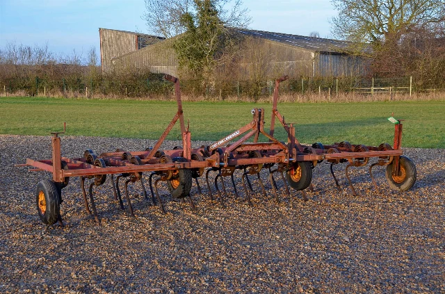 MASSEY FERGUSON CULTIVATEUR 4,5 M