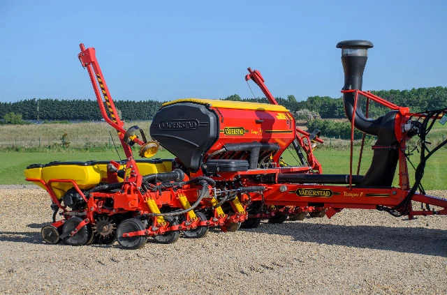 VADERSTAD TEMPO TPF8 MAIZE DRILL 8 ROW
