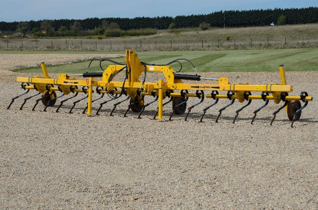 WEAVING STUBBLE RAKE 6M