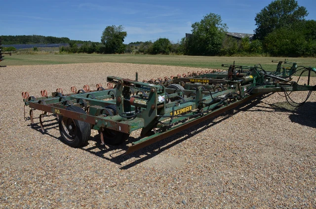 MASSEY FERGUSON MF30 CULTIVATION DRILL