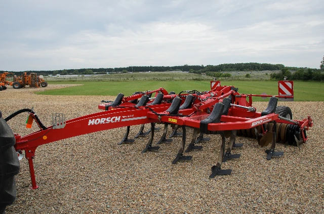 HORSCH TERRANO 4FX
