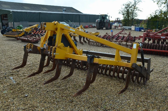 MCCONNEL SHAKAERATOR SUBSOILER 3M