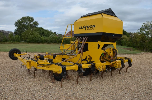 CLAYDON HYBRID 4.8M