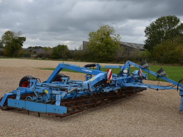 LEMKEN KOMPAKTOR 6 M