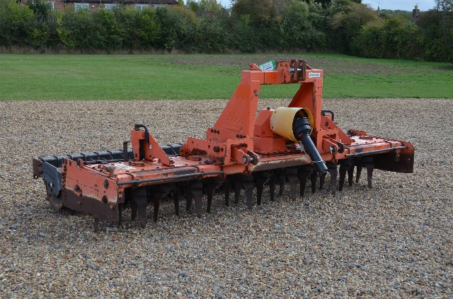 MASCHIO HERSE ROTATIVE 3 M