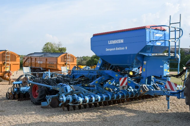 LEMKEN COMPACT SOLITAIR 9/600 6 M