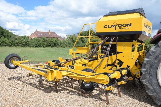 CLAYDON HYRBRID 4,8 M
