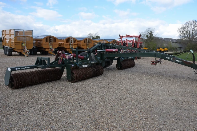 NRH ENGINEERING ROULEAUX 10,3 M