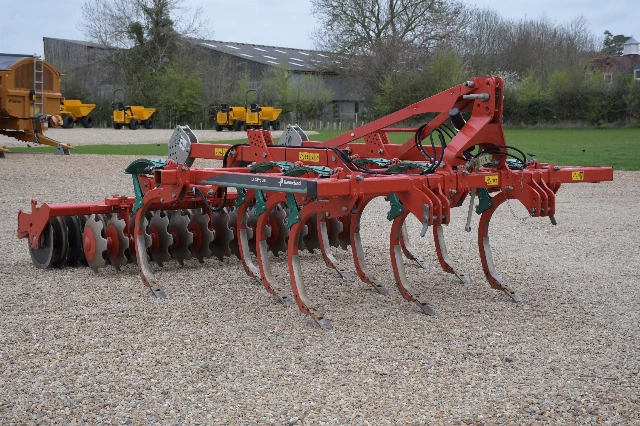 KVERNELAND CLC 300 PRO 3 M