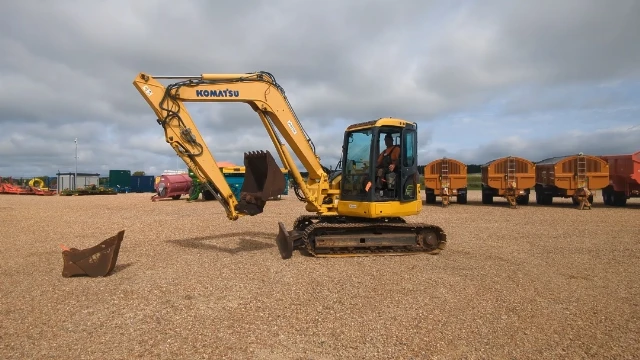 KOMATSU PC88 MR-6 8T EXCAVATOR