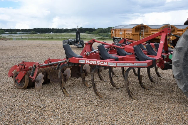 HORSCH TERRANO FX 4 M