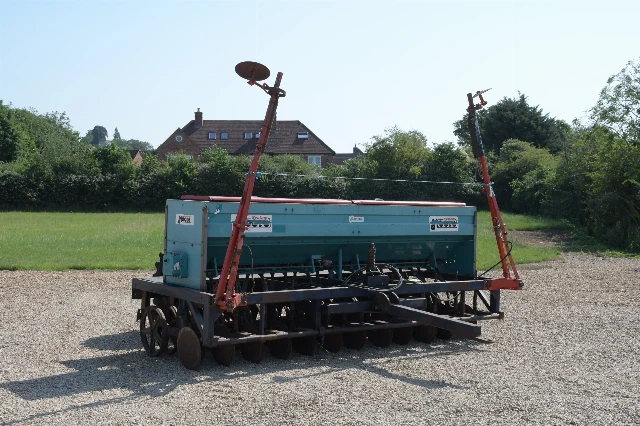 MOORE UNIDRILL 4 M