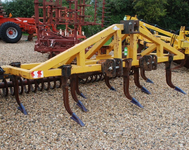 MCCONNEL 4M SHAKAERATOR