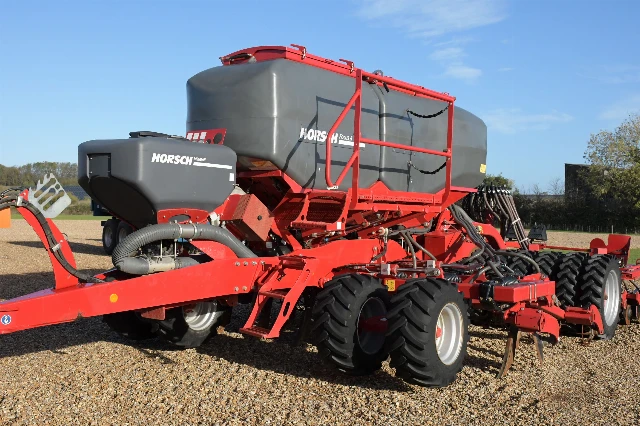 HORSCH FOCUS 4TD SEMOIR 4 M