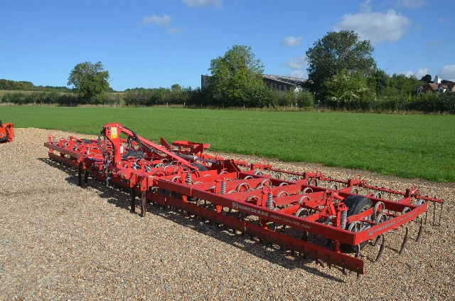 KONGSKILDE VIBRO MASTER 2500 8M