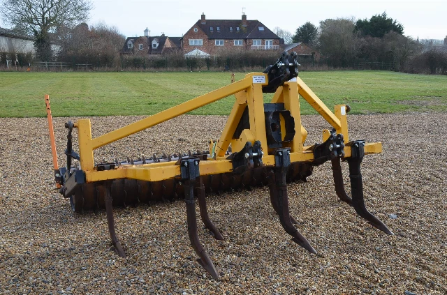 MCCONNEL SHAKAERATOR SUBSOILER 3M