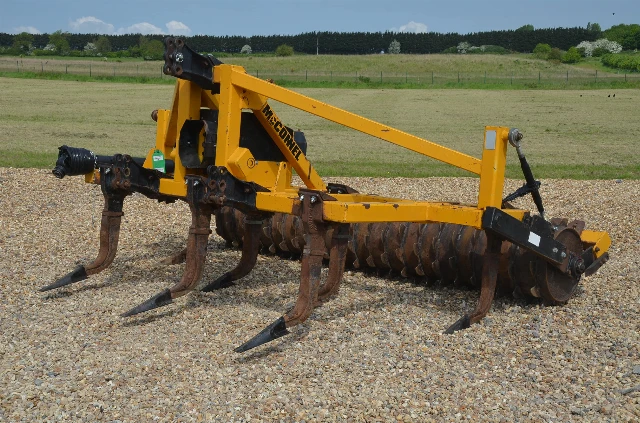 MCCONNEL SHAKAERATOR SUBSOILER 3M