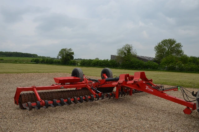 TWOSE ROLLS 8.2M