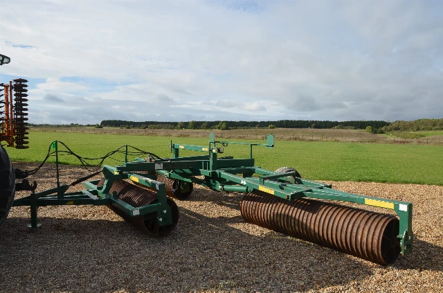 COUSINS CONTOUR ROLLS 8.3M