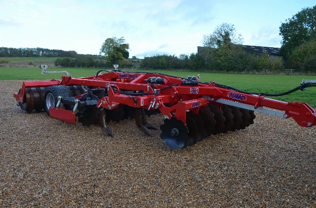 SUMO TRIO TRAILED CULTIVATOR 3M