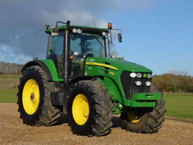 JOHN DEERE 7930 TRACTOR