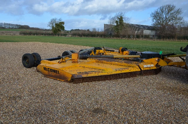 MCCONNEL BATWING MOWER 6M