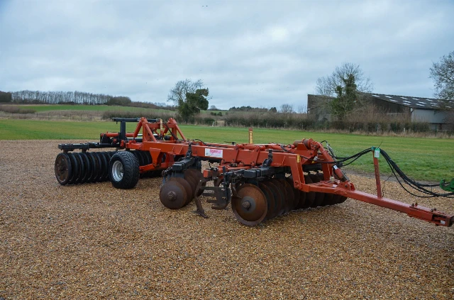 GREGOIRE BESSON DISCORDON CULTIVATOR 3M