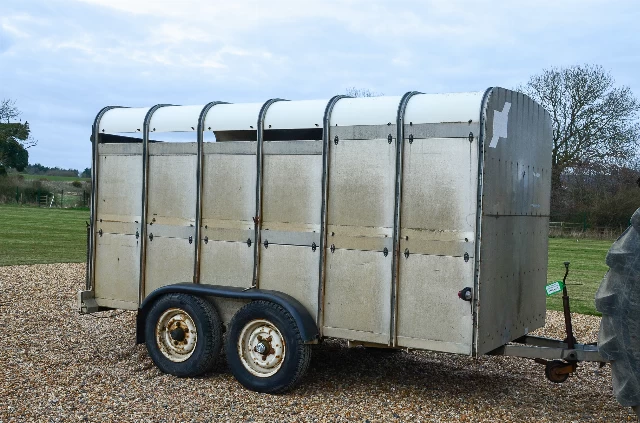 IFOR WILLIAMS CATTLE/SHEEP TRAILER