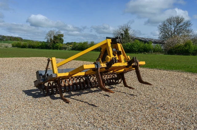 MCCONNEL SHAKAERATOR SUBSOILER 3M