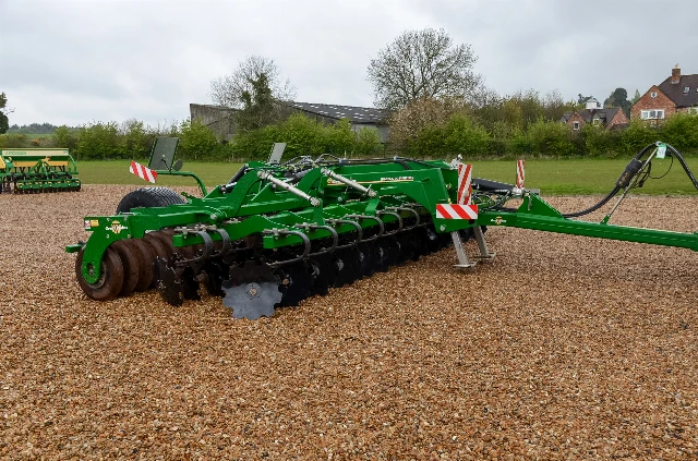 GREAT PLAINS X-PRESS CULTIVATOR 6.6M