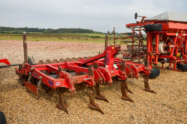 Sumo Trio 6 leg primary cultivator 3m