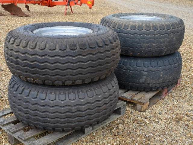 BKT implement tyres and rims, 4 off 405/70-20