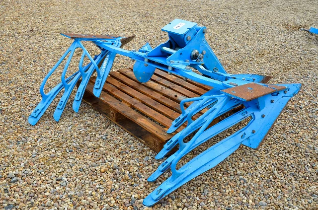 LEMKEN JUWEL 8M EXTRA FURROW