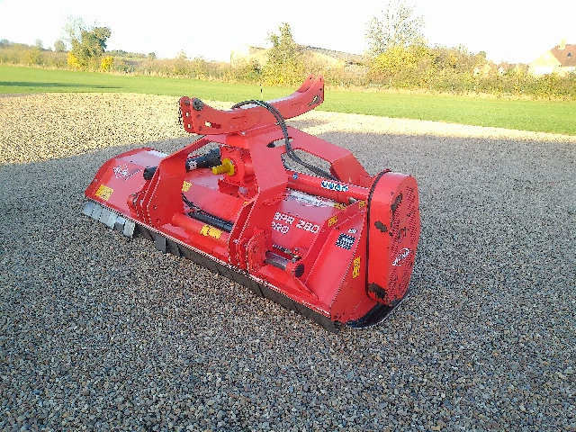 KUHN BPR280 PRO FLAIL TOPPER 2.8M