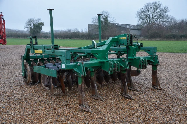 COUSINS PATRIOT 5-LEG CULTIVATOR 3M