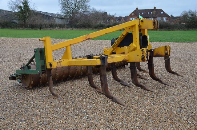 MCCONNEL SHAKAERATOR SUBSOILER 3.5M