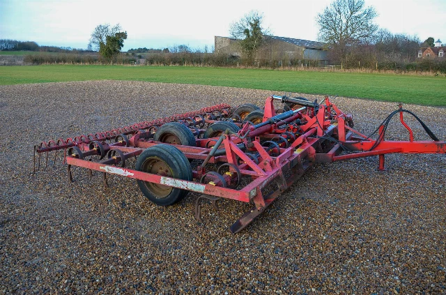 VADERSTAD NZ STUBBLE CULTIVATOR 4.5M