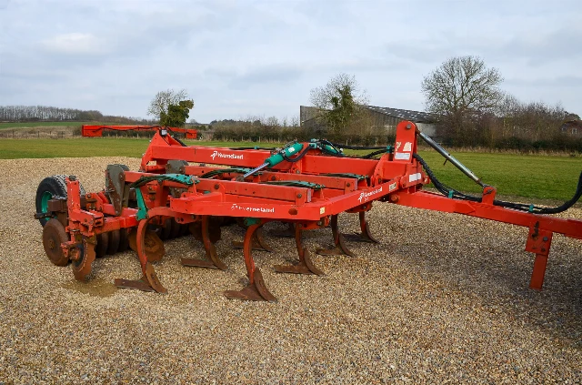 KVERNELAND CLD PRIMARY CULTIVATOR 4M