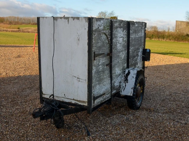 HORSE STABLE TRAILER