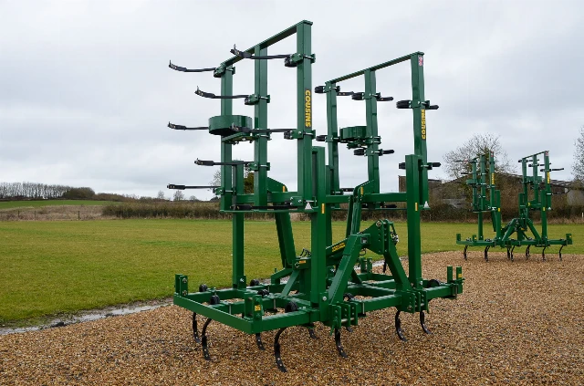 COUSINS PIGTAIL TINE CULTIVATOR 6M